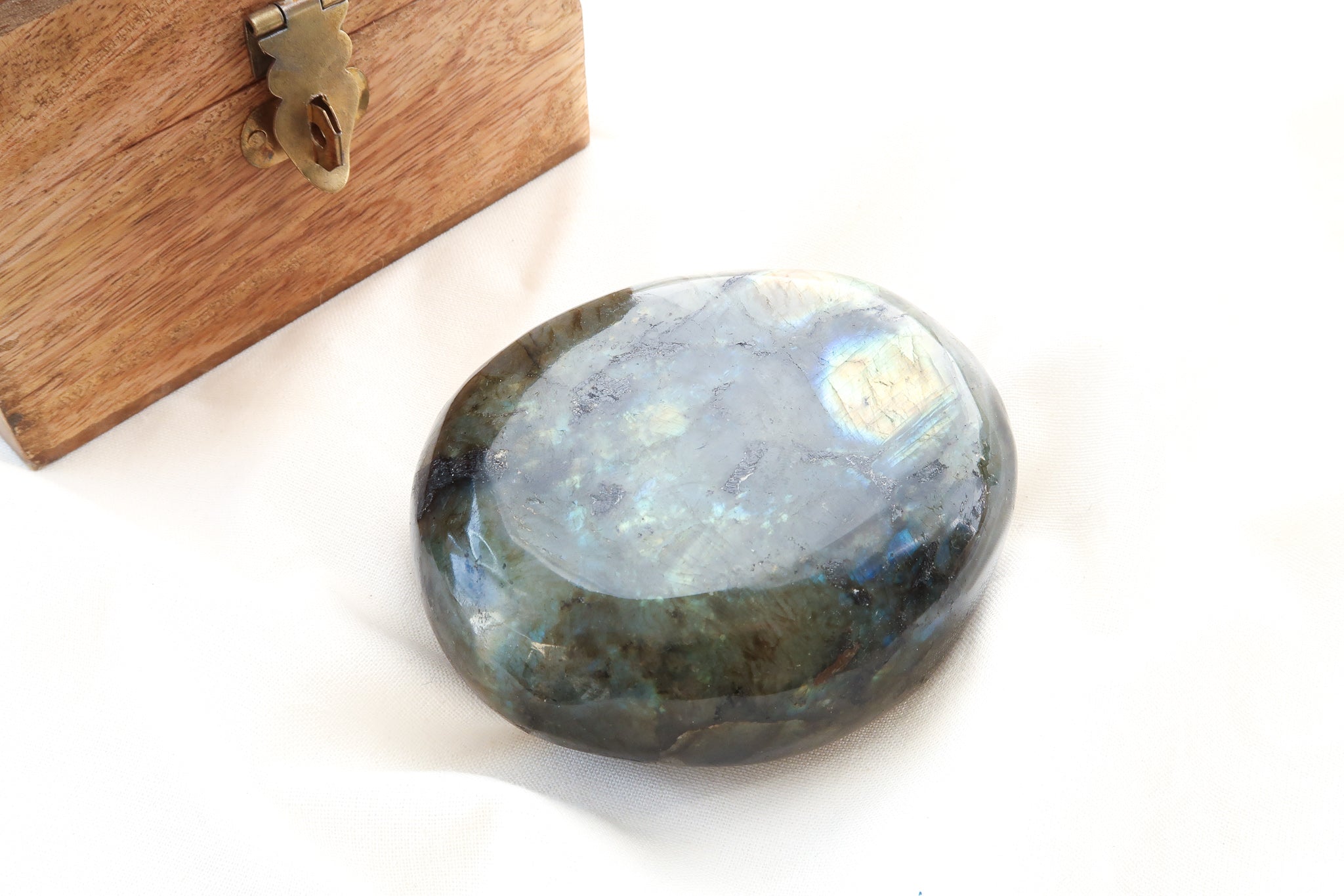 Polished A Grade Labradorite Palmstone