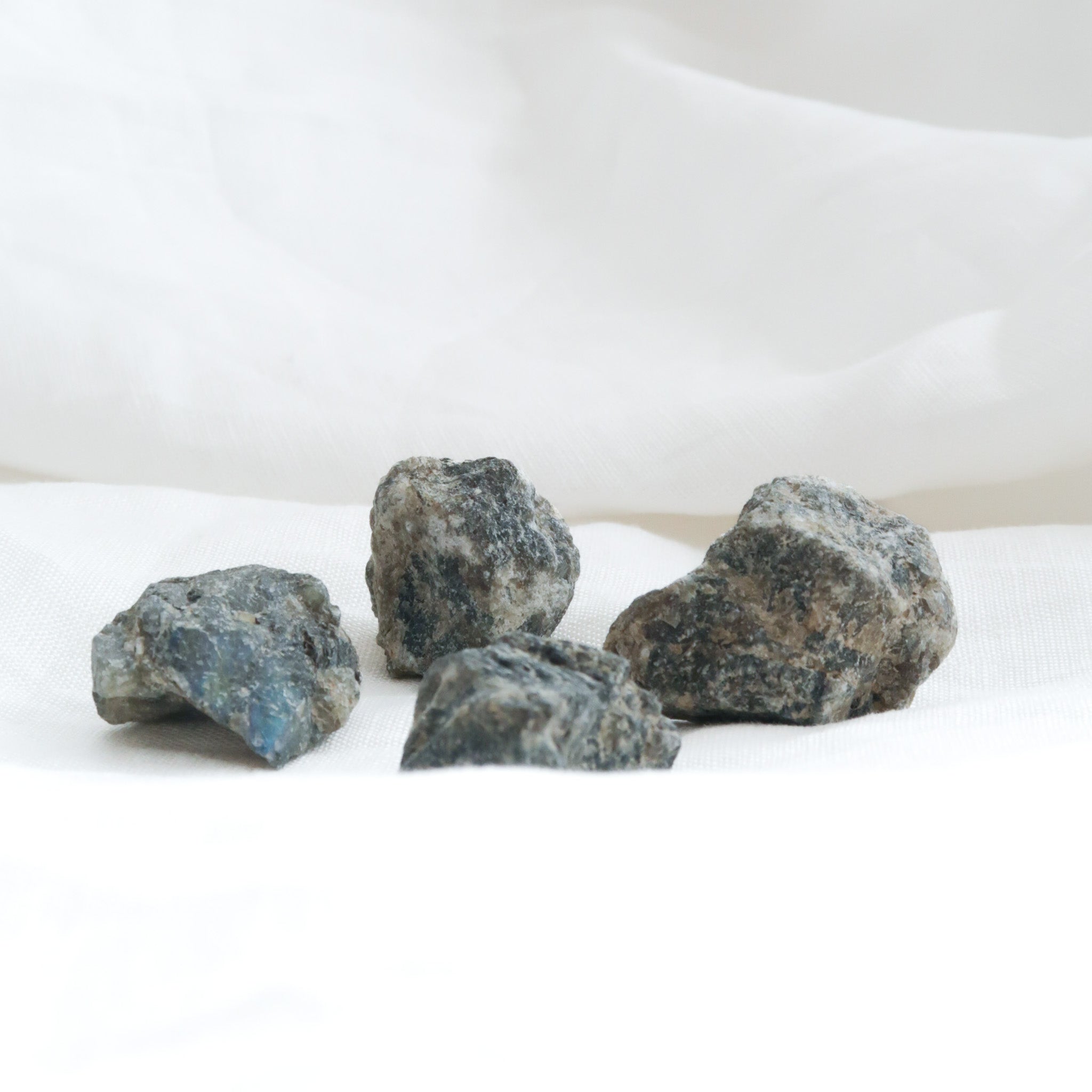 Labradorite | Rough